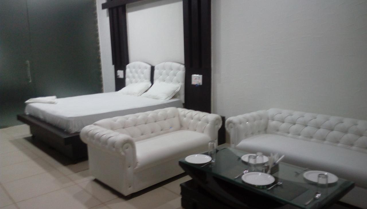 Harsh Hotel Kaithal Exterior foto